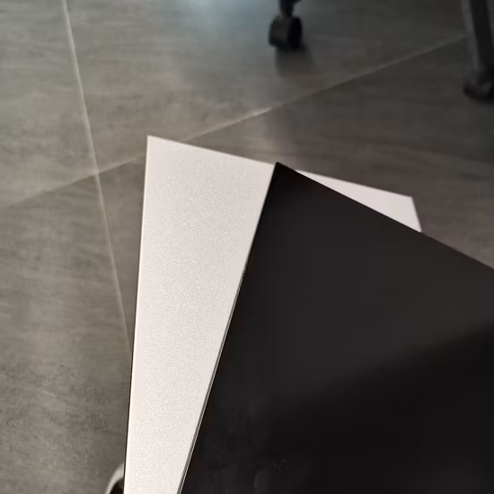 Panel compuesto de aluminio recubierto de PE PVDF de 4 mm Panel ACP Acm para panel de revestimiento de pared exterior Panel de aluminio de material decorativo ininterrumpido